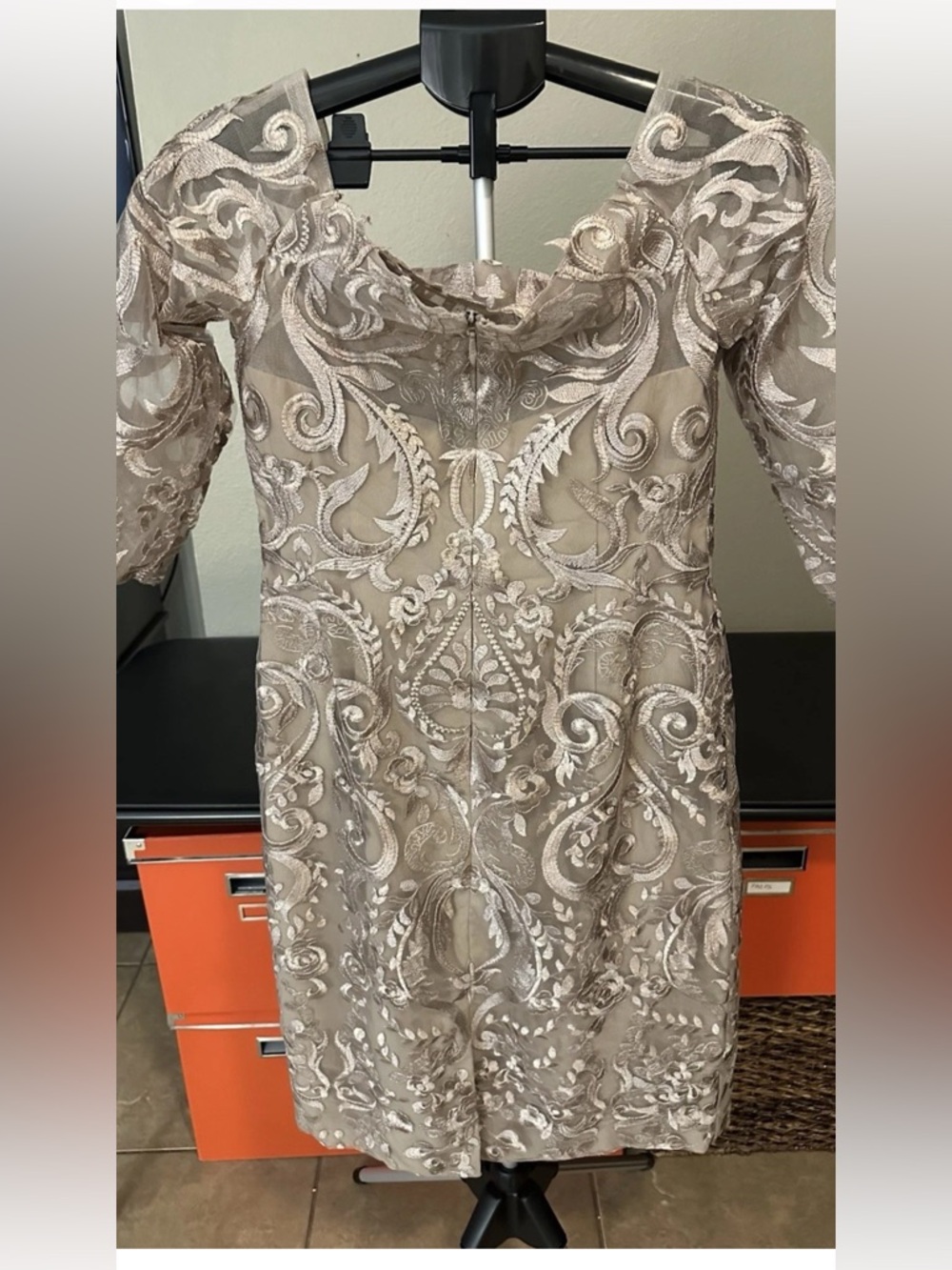 JJ’s House Taupe Lace Appliqué Cocktail Dress Size 12 NWT Special Occasion - Picture 5 of 5